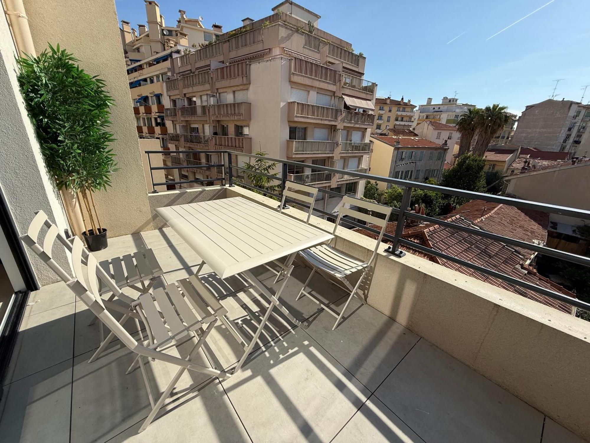 T2 Avec Terrasse Et Parking Prive Au Coeur De Nizza Exterior foto